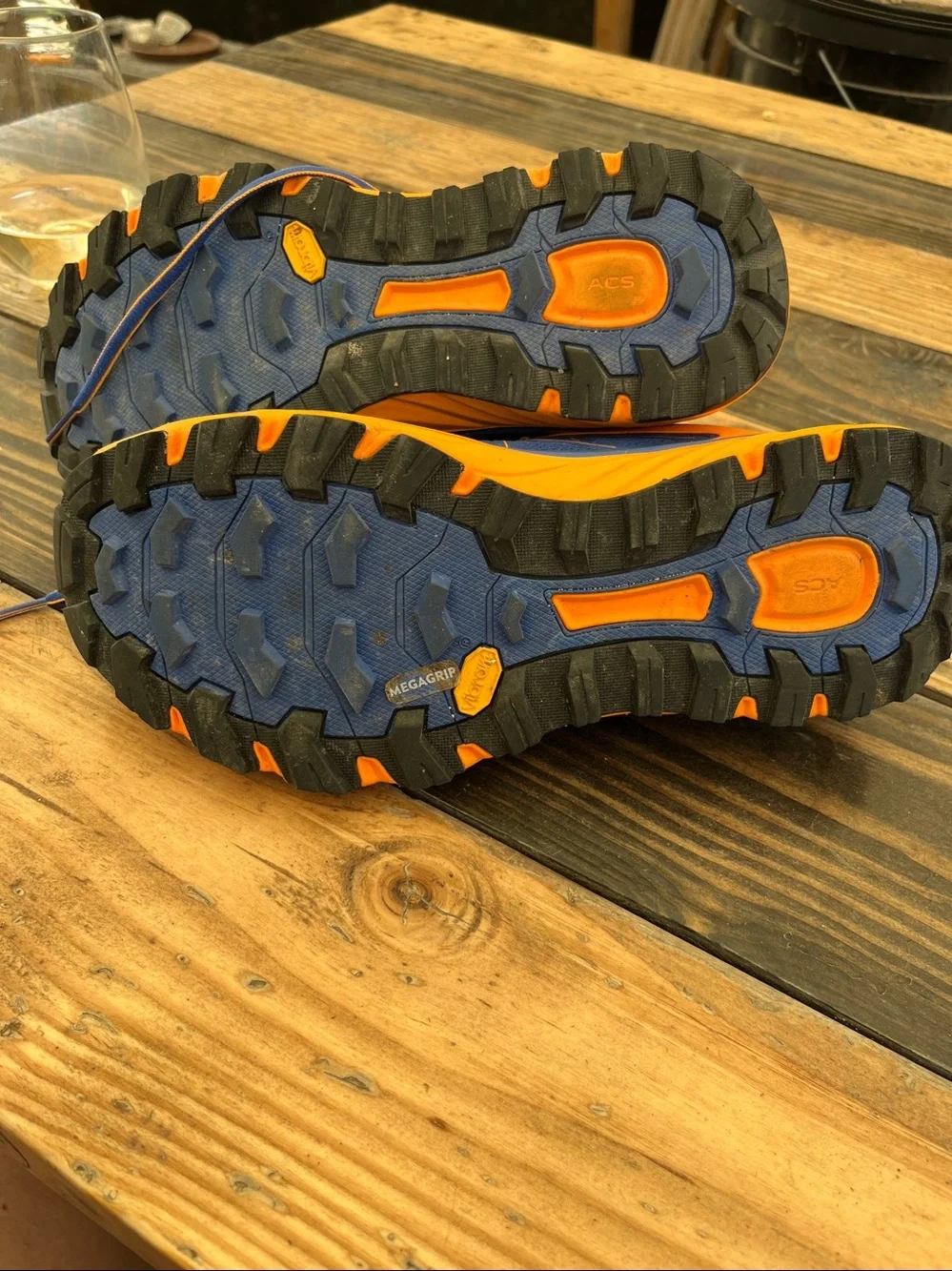 Scarps spin infinity size 40.5 woman.